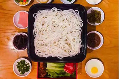 昆明加盟米線店需要多少錢 今日答疑解惑說(shuō)行情