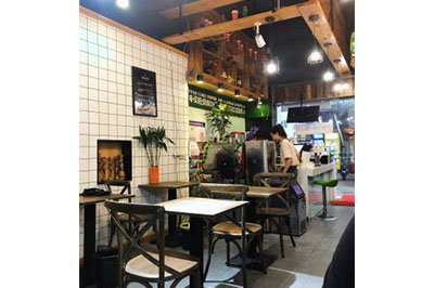 探店|誰(shuí)說(shuō)義務(wù)小商品與十秒到過(guò)橋米線不搭呢