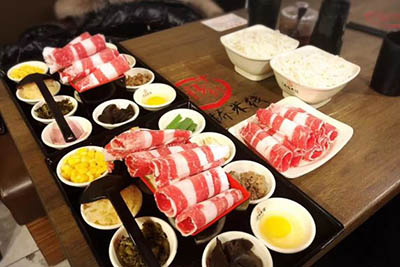 十秒到|我把畢生的才華，都用來(lái)吃這碗米線了