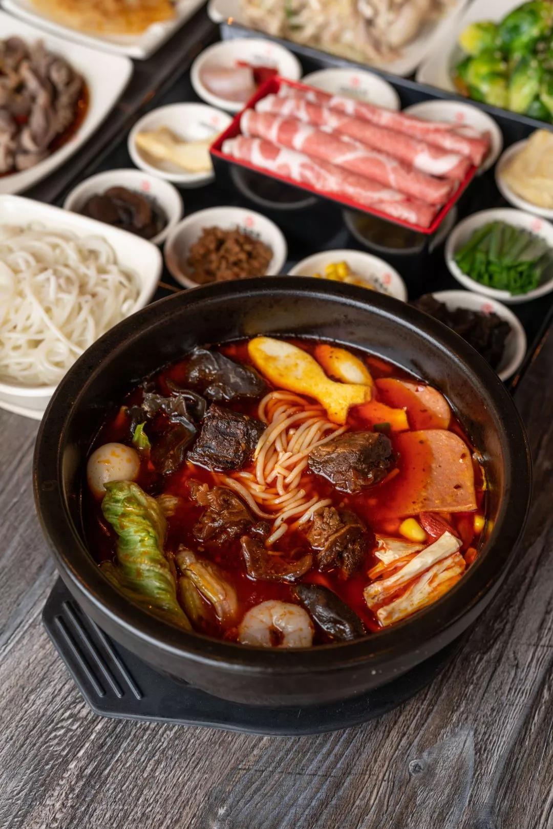 夏日獨寵這一味，十秒到過橋米線這味道多下飯