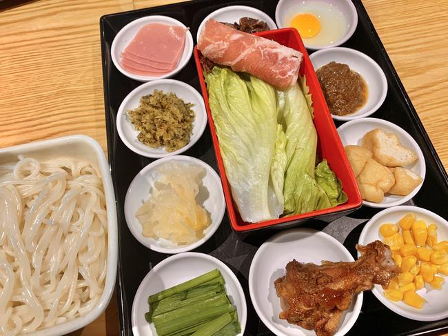 云南過橋米線加盟 十秒到輕松發家致富